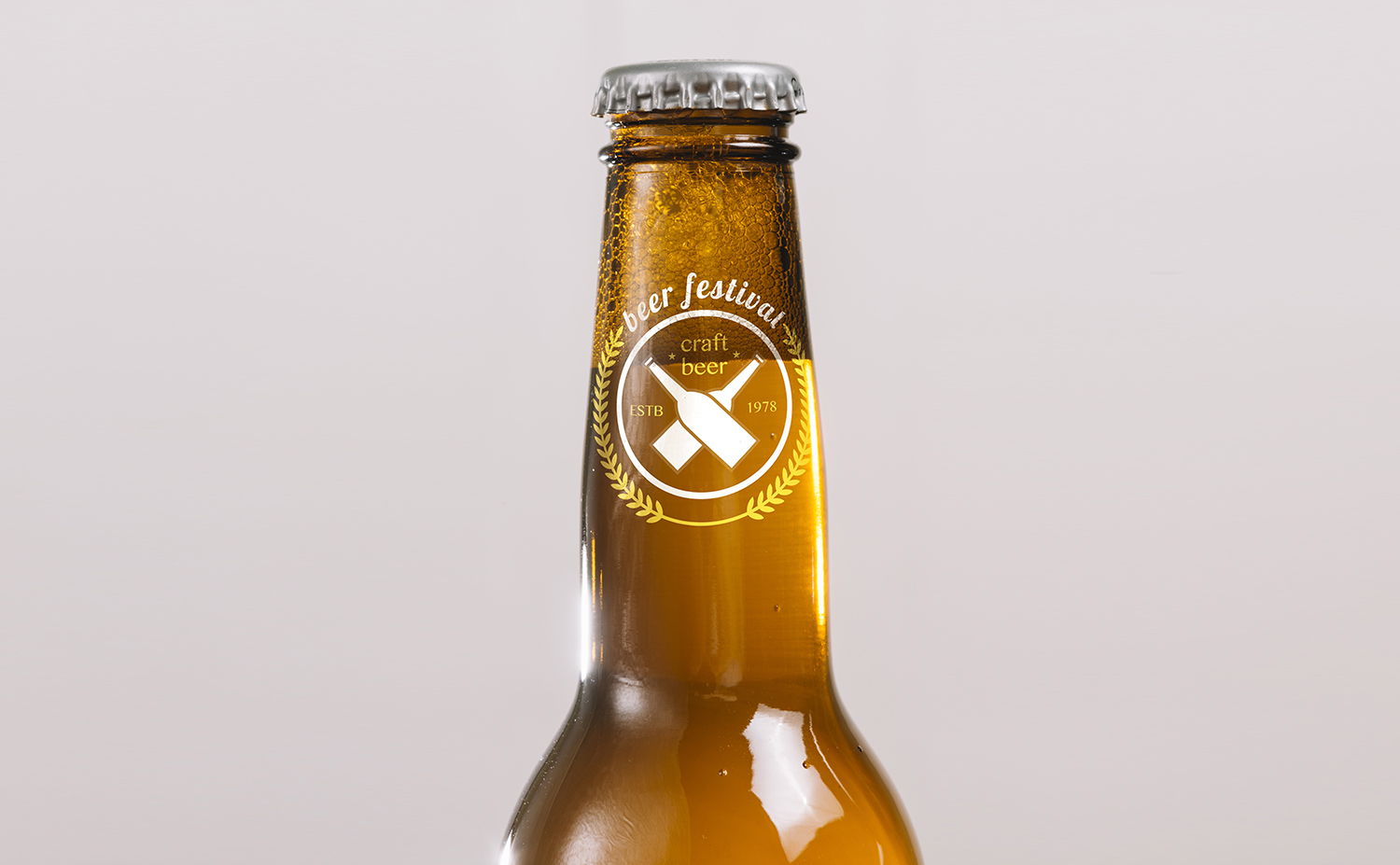 精美啤酒瓶样机素材局部效果图