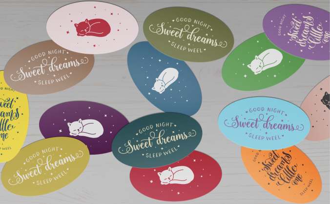 椭圆潮流标签卡片/贴纸模型样机（PSD）